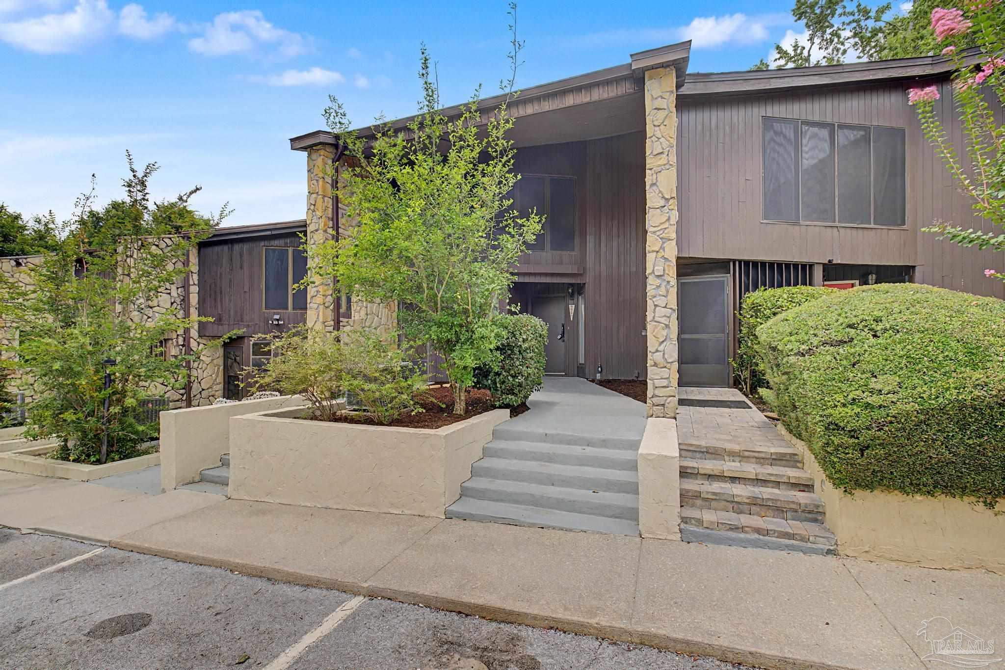 Photo 1 of 40 — 9984 Fairway Villas Ln, Pensacola, FL 32514