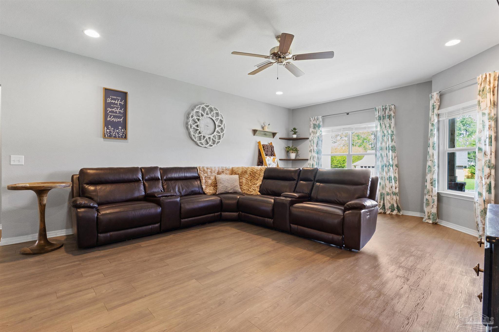 Cantonment, Florida 32533, United States, 4 Bedrooms Bedrooms, ,2 BathroomsBathrooms,Residential,Contingent,102402