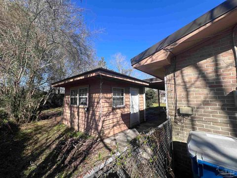 A home in Atmore