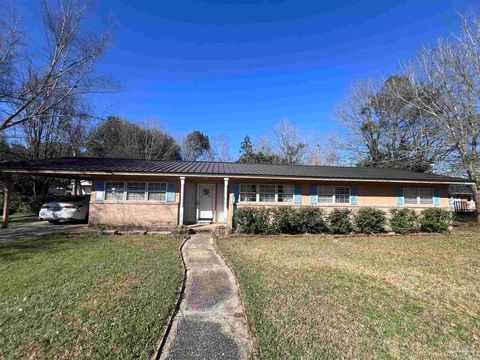 A home in Atmore