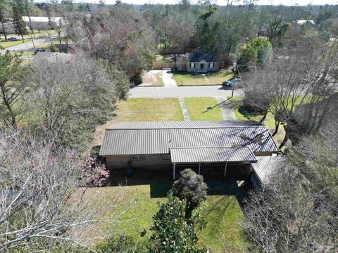 A home in Atmore