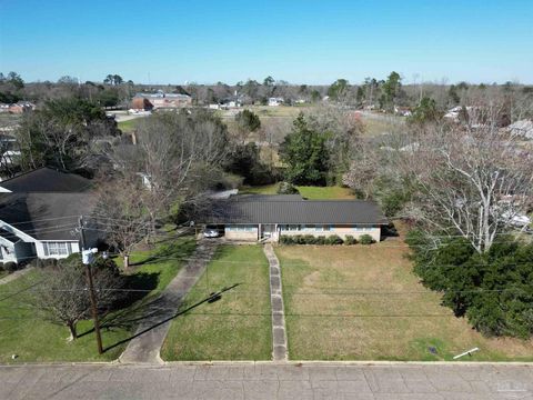 A home in Atmore