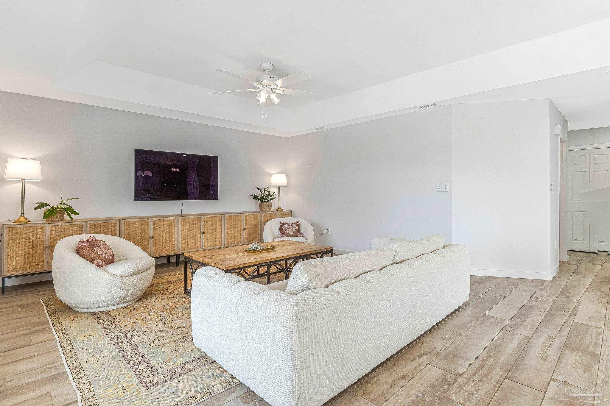 7413 Grand Navarre Blvd