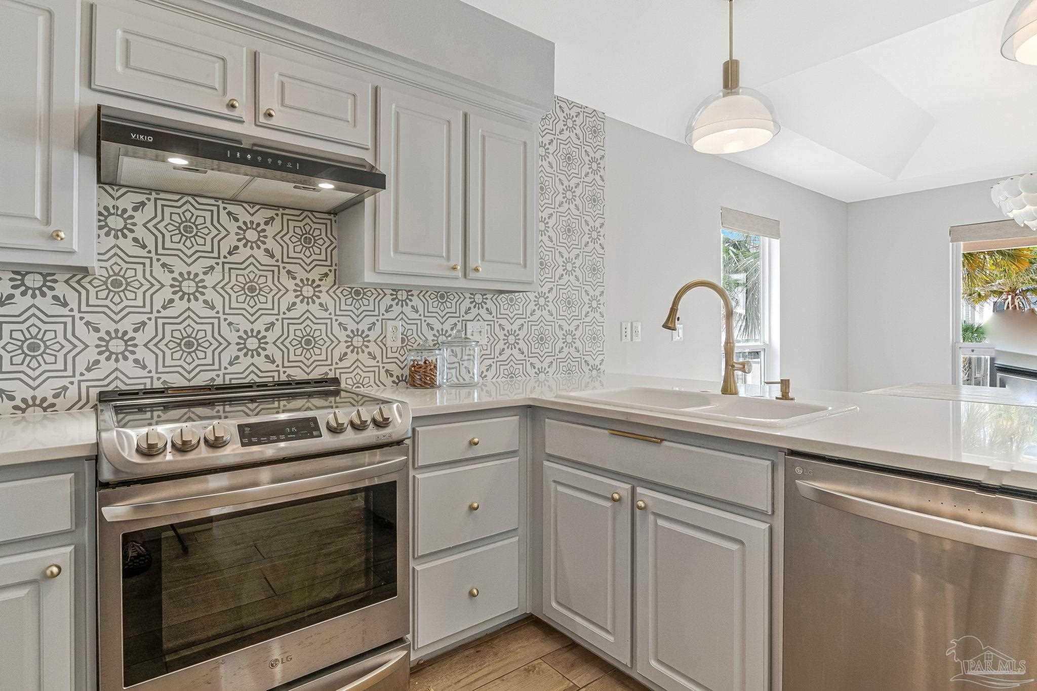 7413 Grand Navarre Blvd