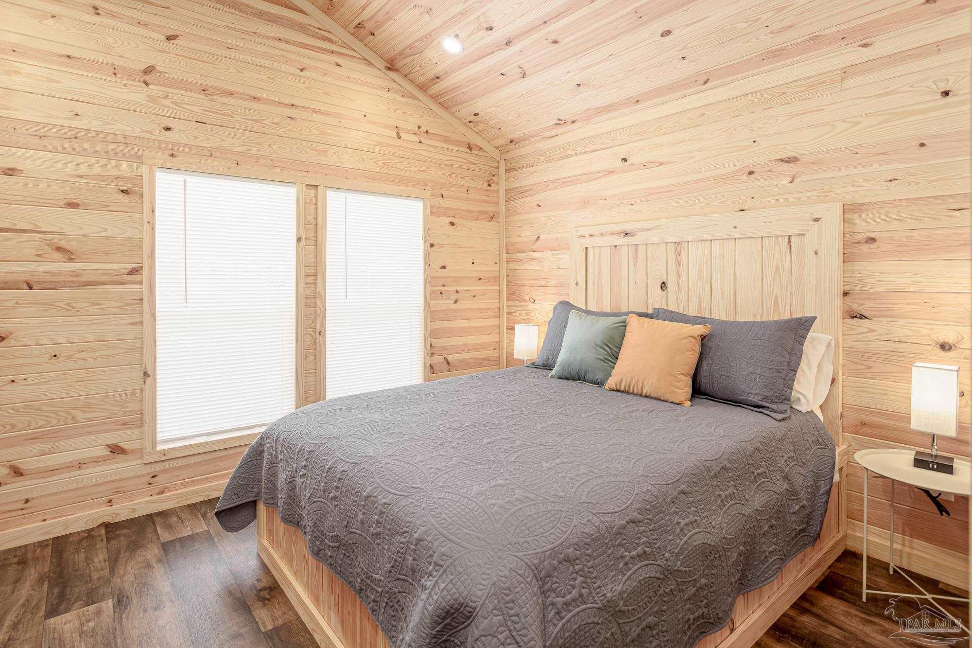 Pensacola, Florida 32526, United States, 1 Bedroom Bedrooms, ,1 BathroomBathrooms,Residential,Active,244732