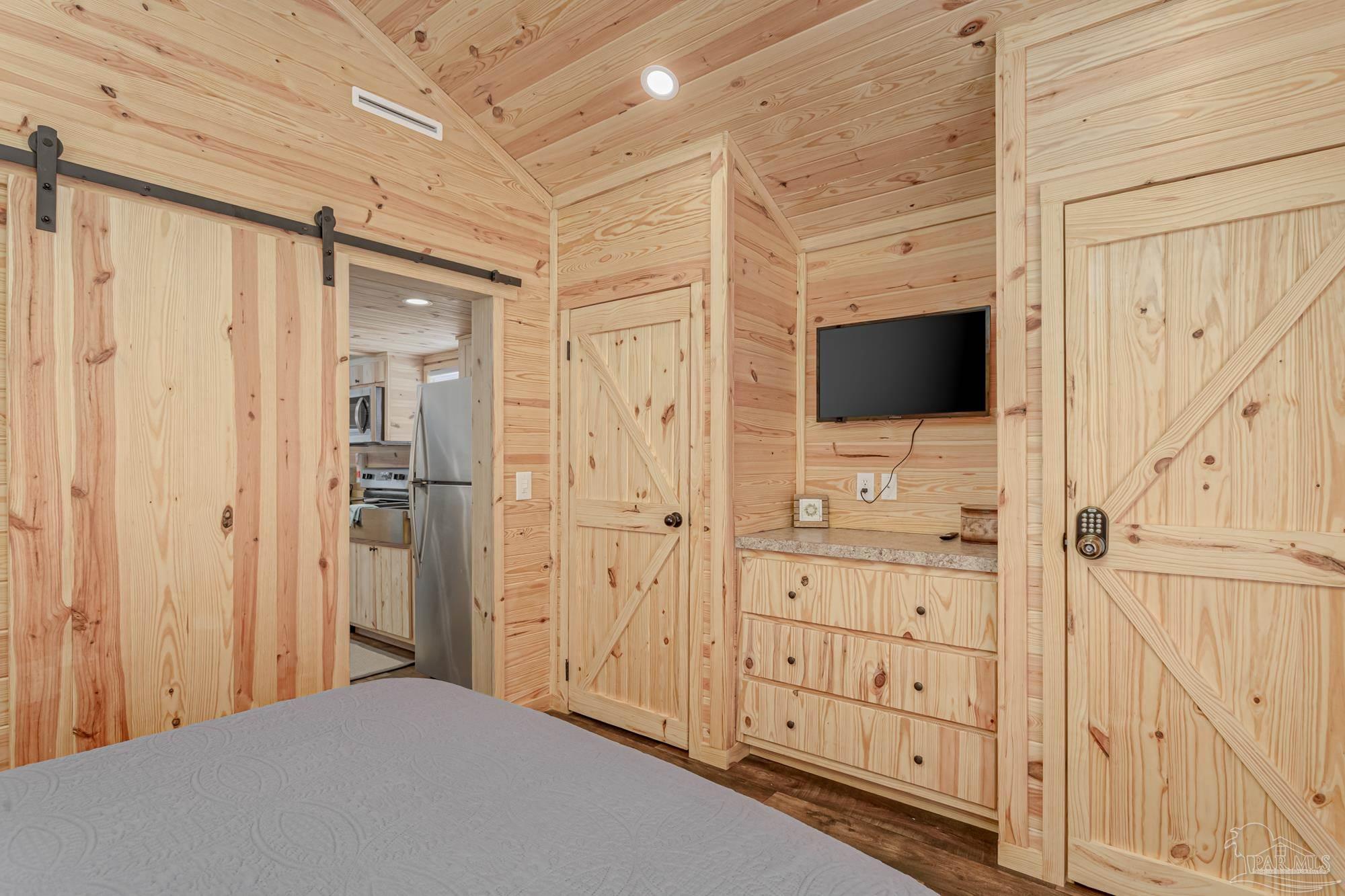 Pensacola, Florida 32526, United States, 1 Bedroom Bedrooms, ,1 BathroomBathrooms,Residential,Active,244732