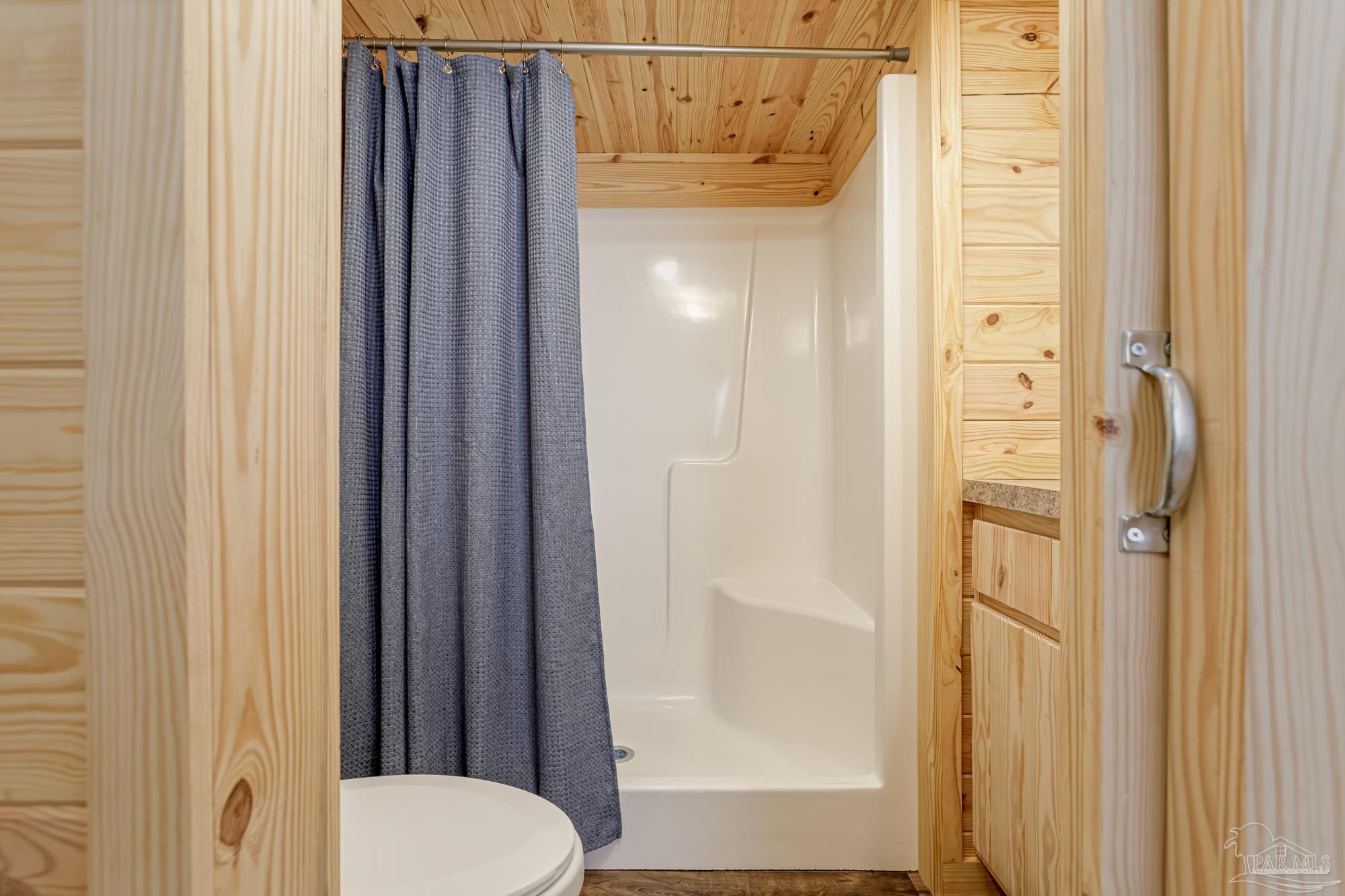 Pensacola, Florida 32526, United States, 1 Bedroom Bedrooms, ,1 BathroomBathrooms,Residential,Active,244732