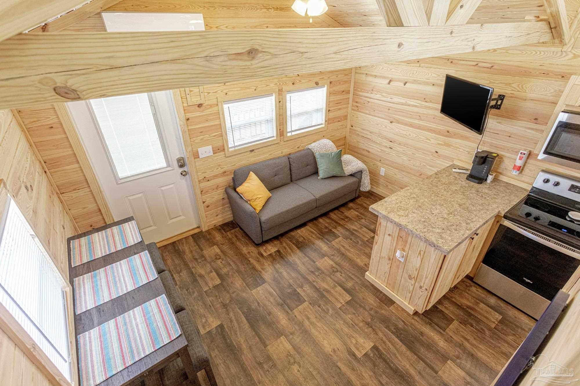 Pensacola, Florida 32526, United States, 1 Bedroom Bedrooms, ,1 BathroomBathrooms,Residential,Active,244732