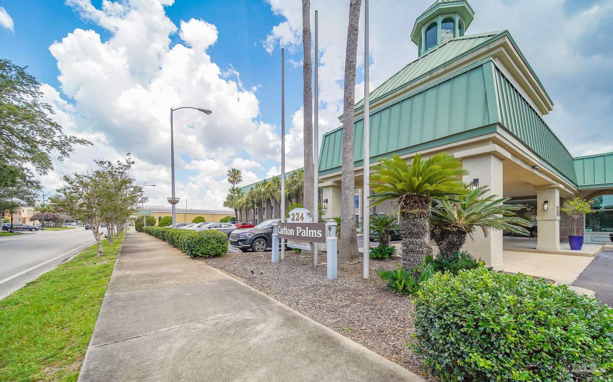 Photo 1 of 28 — 224 E Garden St 348, Pensacola, FL 32502