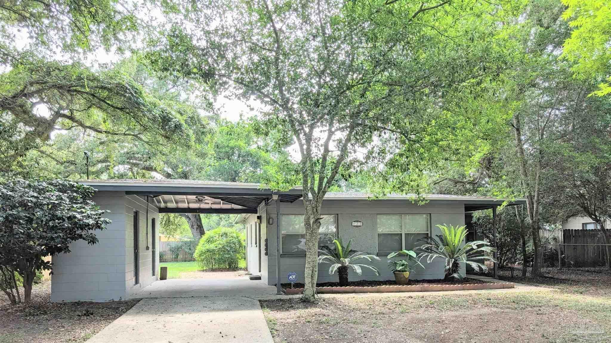 Photo 1 of 13 — 623 Edgecliff Dr, Pensacola, FL 32506