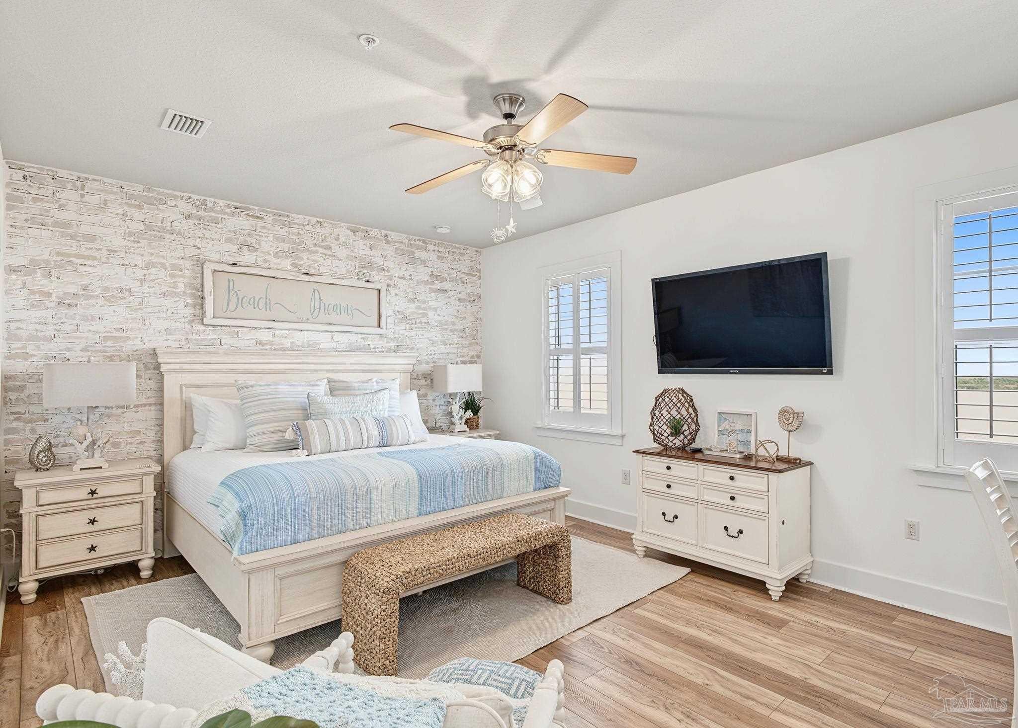 1410 Seaside Cir