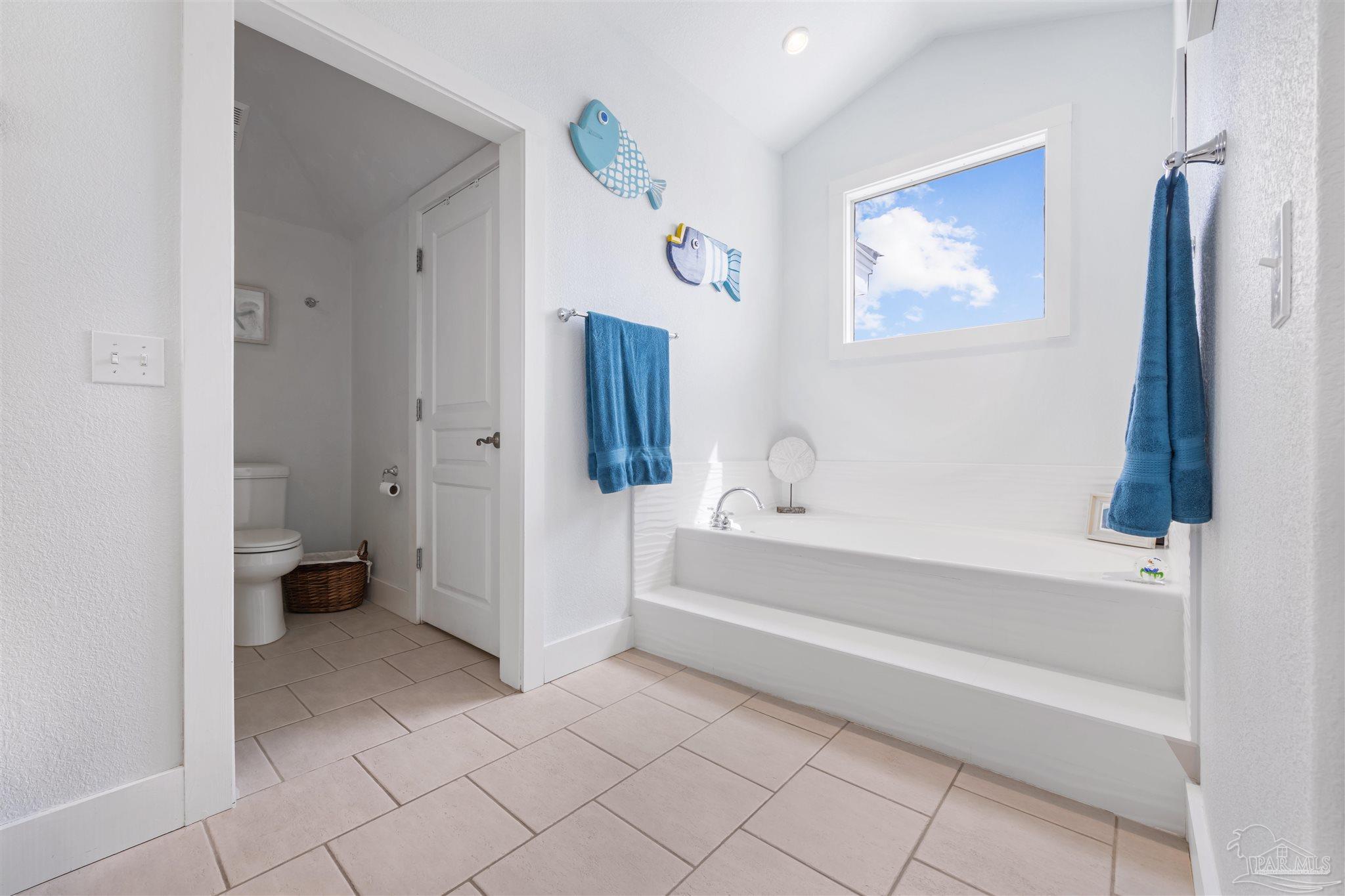 Navarre Beach, Florida 32566, United States, 3 Bedrooms Bedrooms, ,2 BathroomsBathrooms,Residential,Contingent,113816