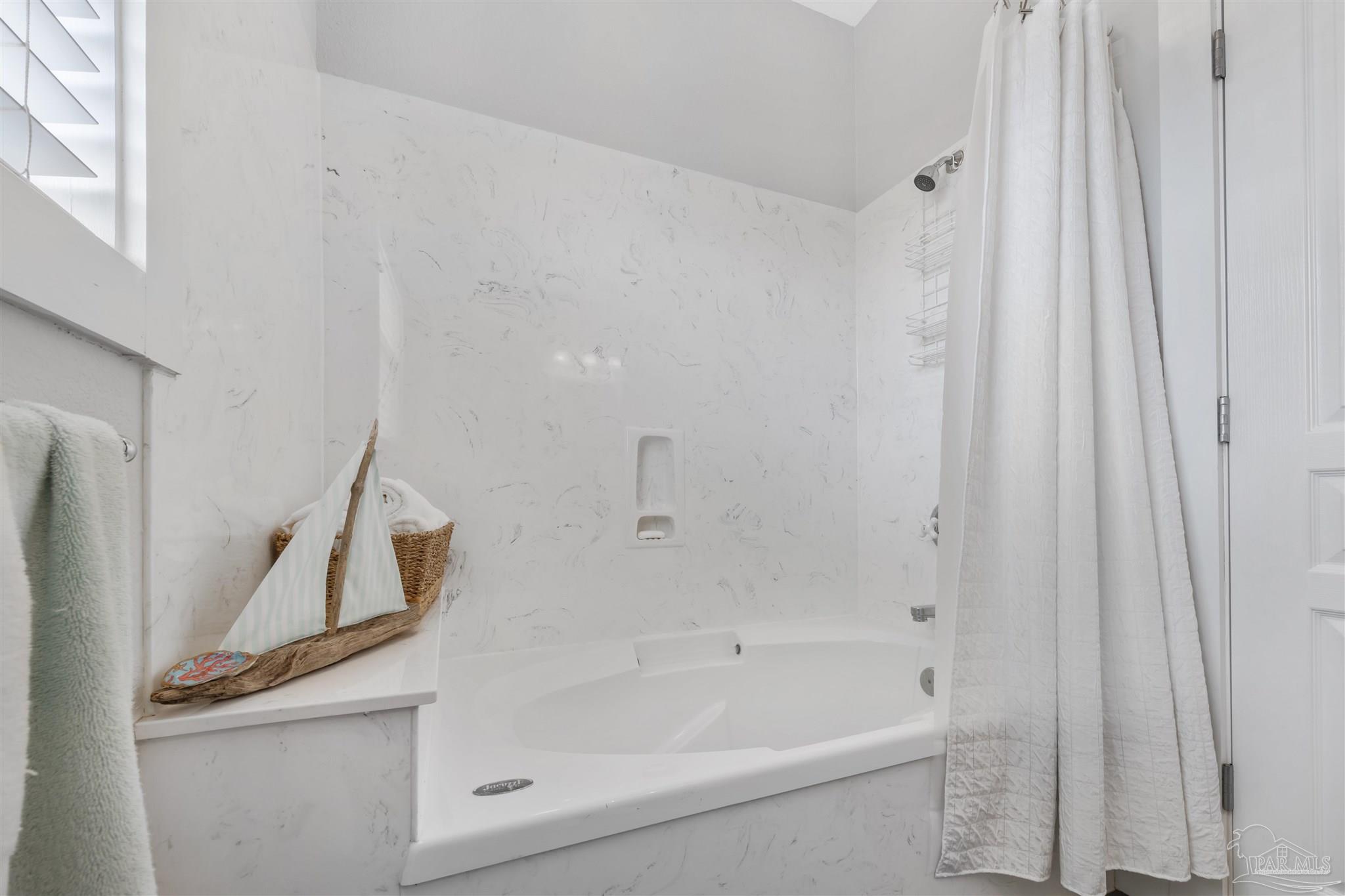 Navarre Beach, Florida 32566, United States, 3 Bedrooms Bedrooms, ,2 BathroomsBathrooms,Residential,Contingent,113816