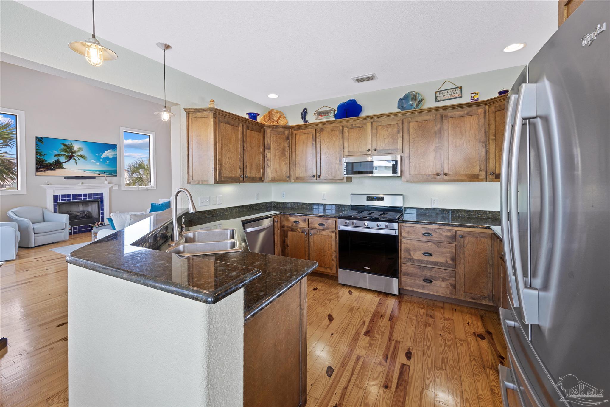 Navarre Beach, Florida 32566, United States, 3 Bedrooms Bedrooms, ,2 BathroomsBathrooms,Residential,Contingent,113816