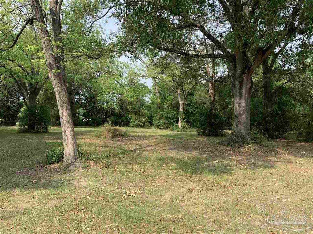 Photo 1 of 3 — 5006 W Fairfield Dr, Pensacola, FL 32506