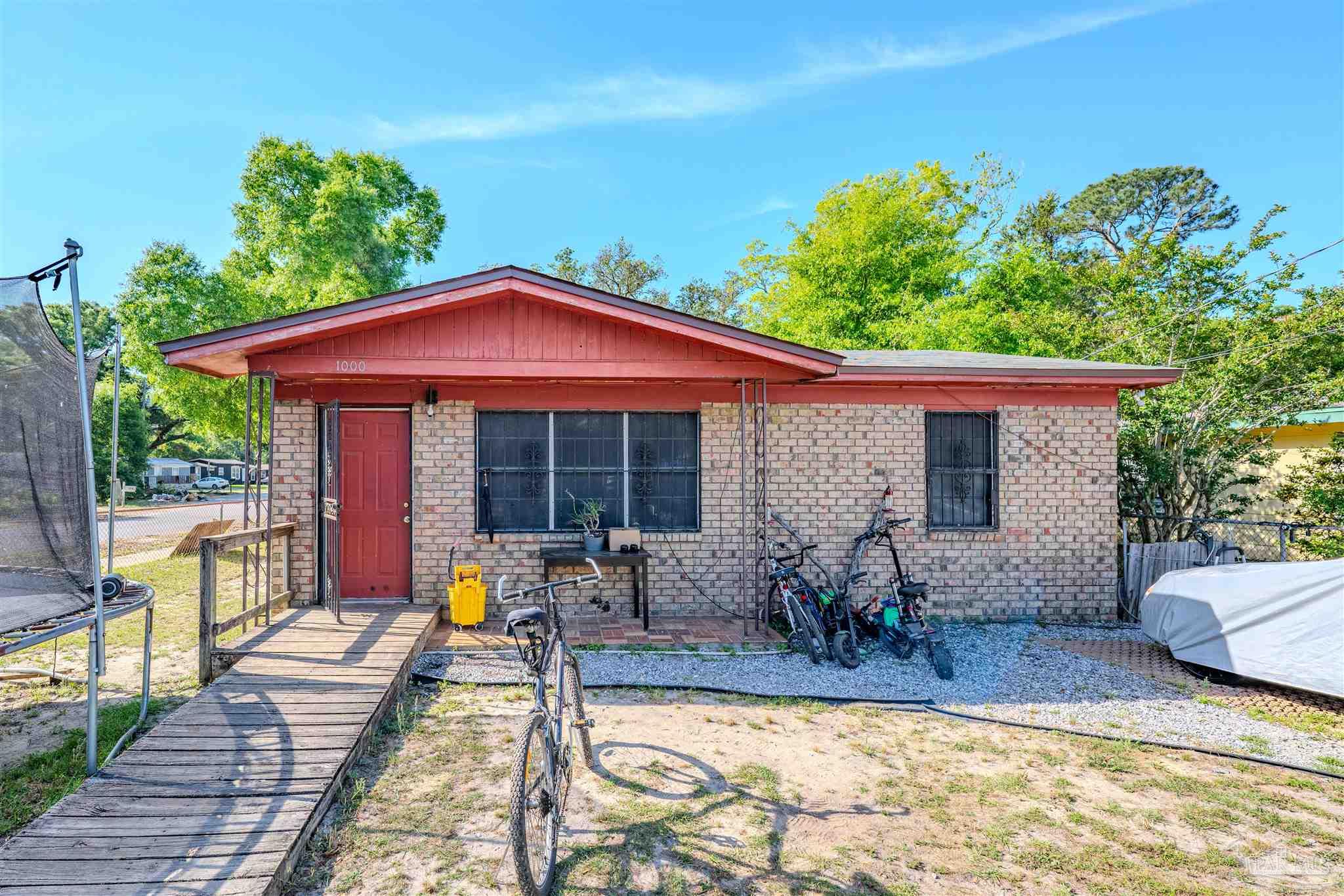 Photo 1 of 26 — 1000 Hawthorn Dr, Pensacola, FL 32507