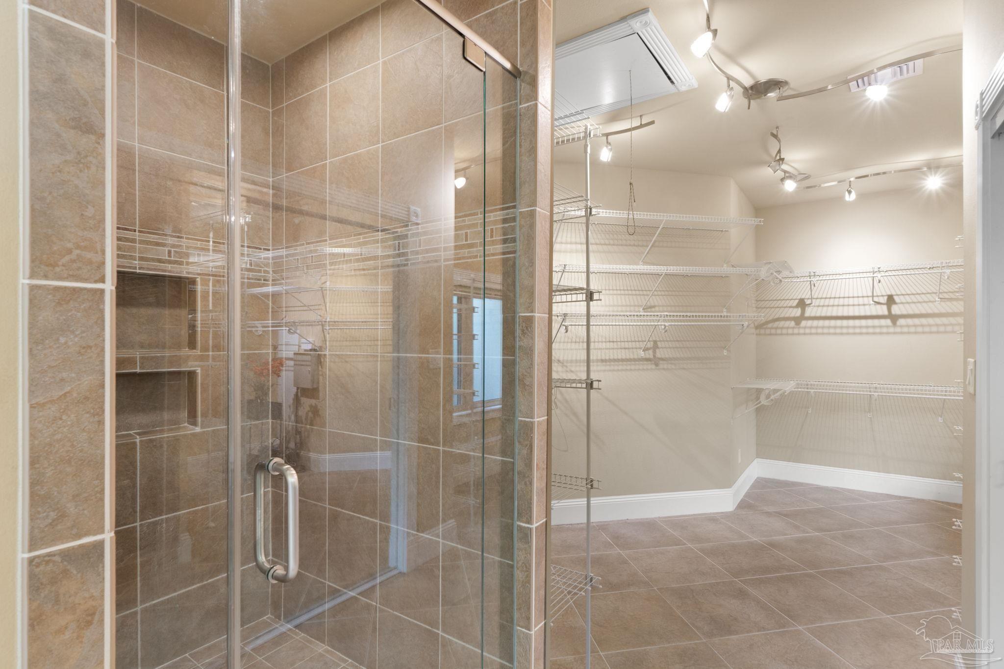 Pensacola, Florida 32503, United States, 4 Bedrooms Bedrooms, ,5 BathroomsBathrooms,Residential,Active,257299