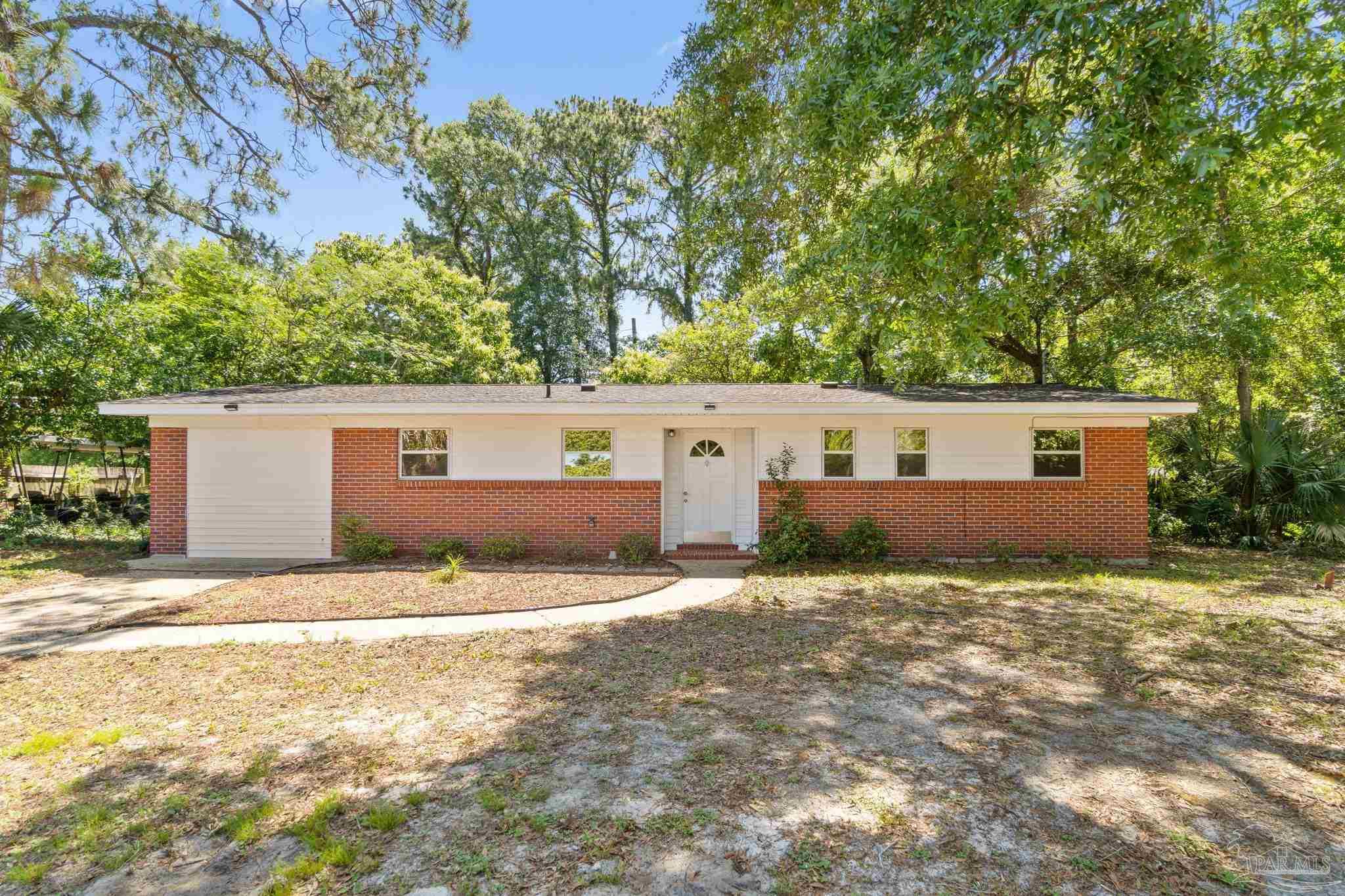 Photo 1 of 36 — 506 Ross Rd, Ft Walton Beach, FL 32547