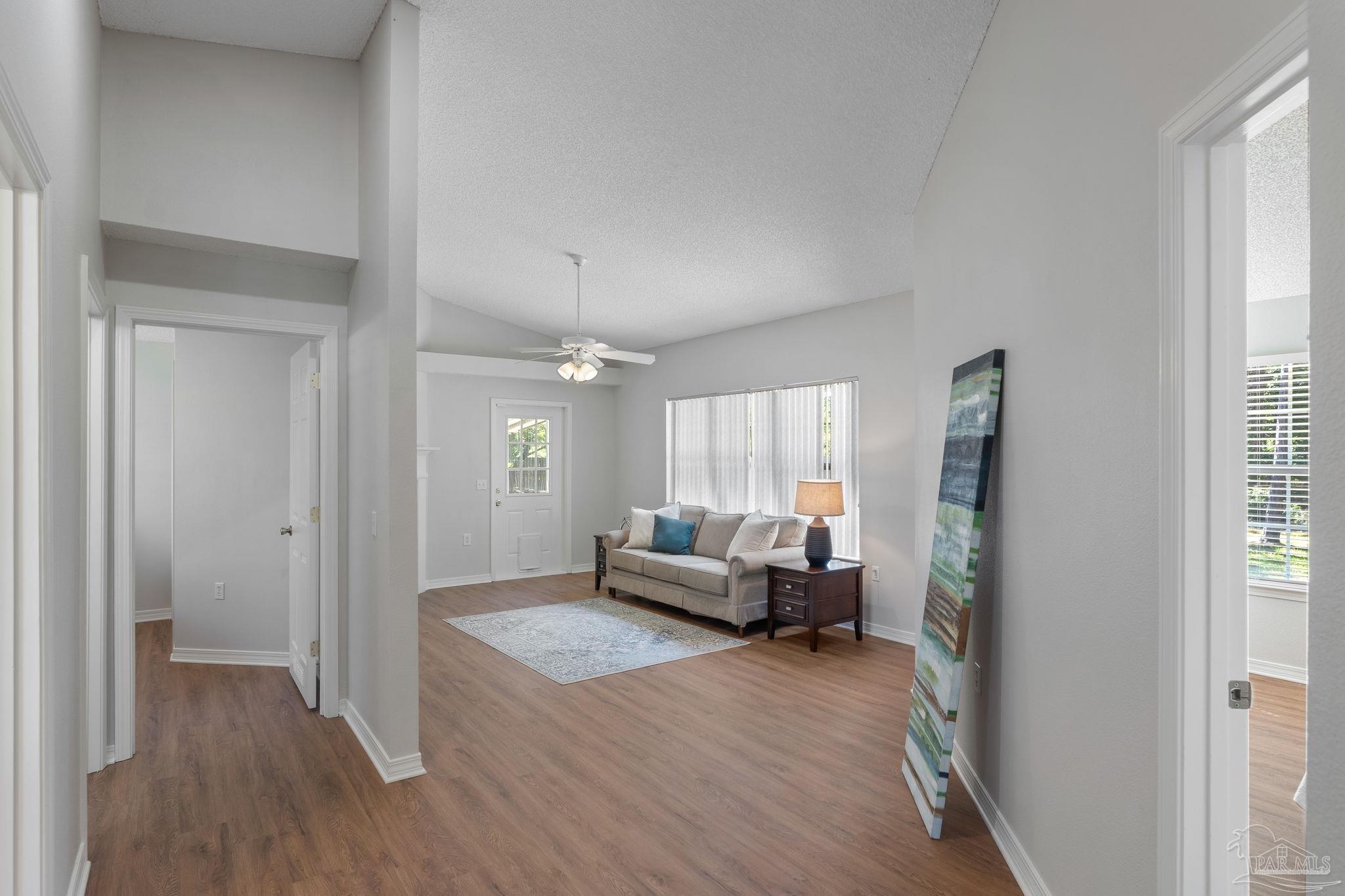 Gulf Breeze, Florida 32563, United States, 3 Bedrooms Bedrooms, ,2 BathroomsBathrooms,Residential,Contingent,143497