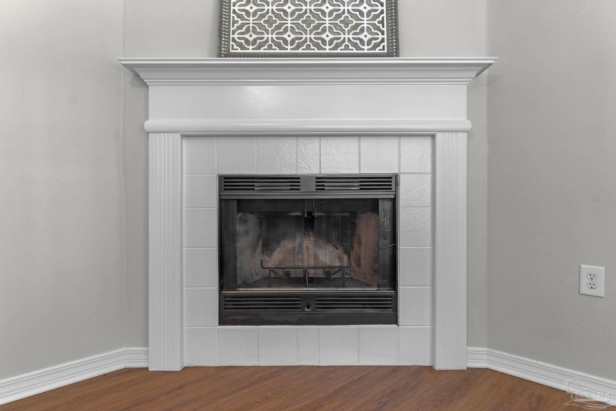 Gulf Breeze, Florida 32563, United States, 3 Bedrooms Bedrooms, ,2 BathroomsBathrooms,Residential,Contingent,143497