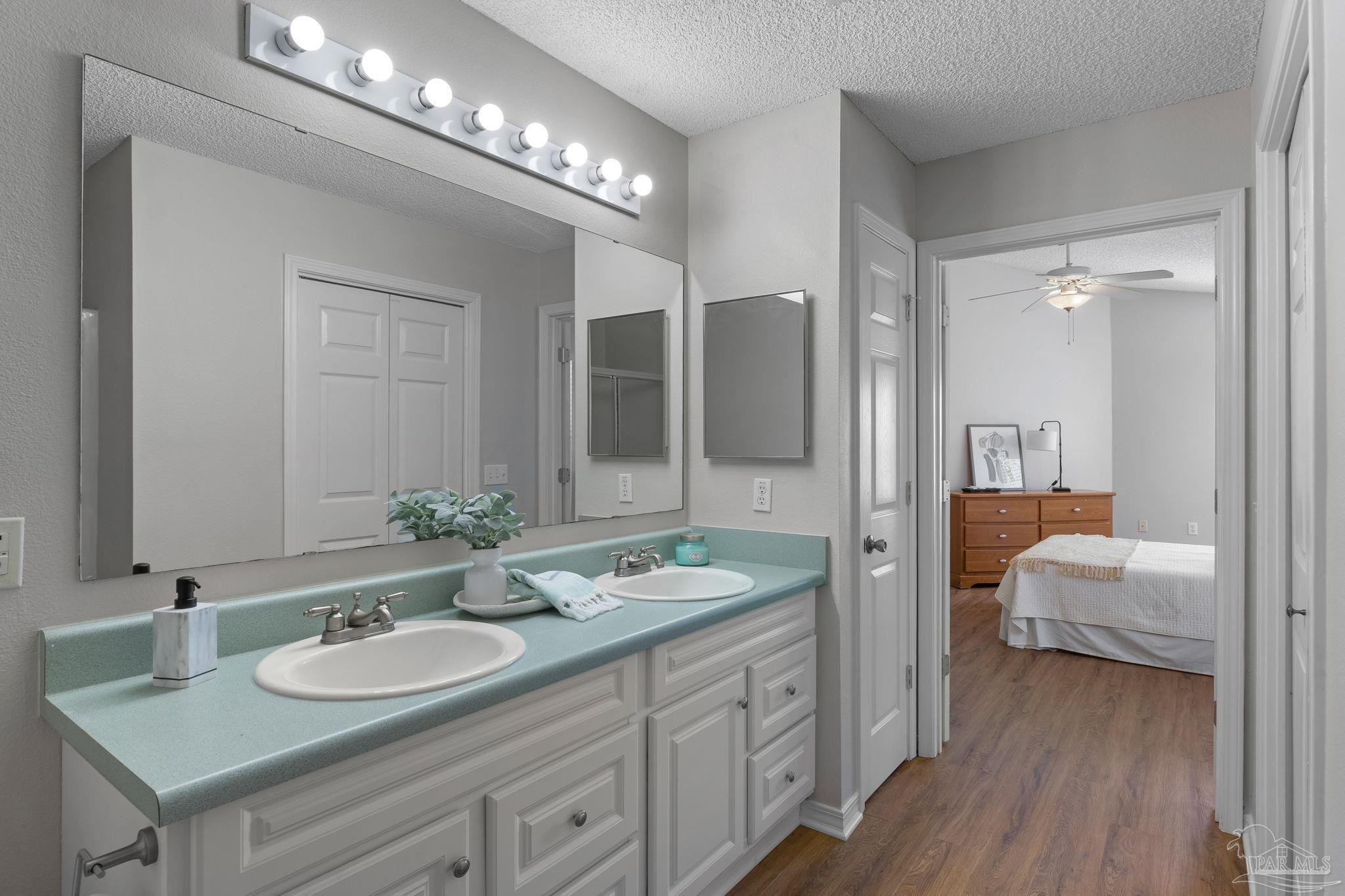 Gulf Breeze, Florida 32563, United States, 3 Bedrooms Bedrooms, ,2 BathroomsBathrooms,Residential,Contingent,143497