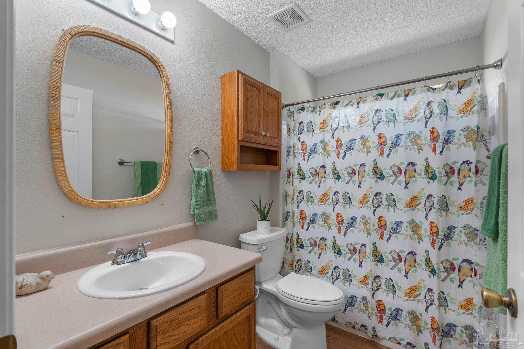 Gulf Breeze, Florida 32563, United States, 3 Bedrooms Bedrooms, ,2 BathroomsBathrooms,Residential,Contingent,143497