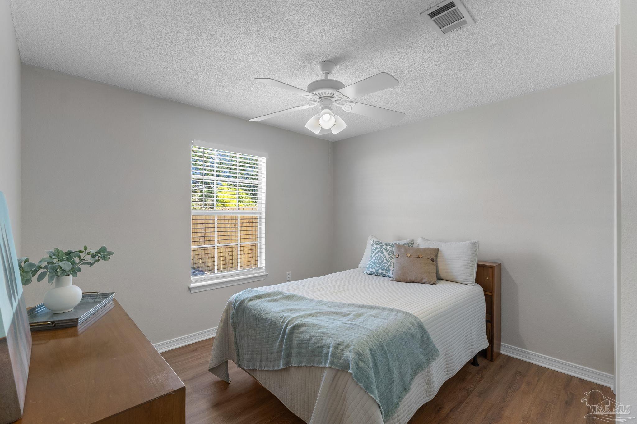 Gulf Breeze, Florida 32563, United States, 3 Bedrooms Bedrooms, ,2 BathroomsBathrooms,Residential,Contingent,143497