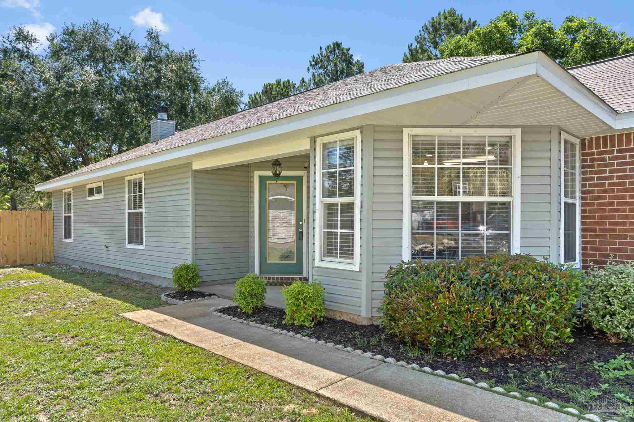 Gulf Breeze, Florida 32563, United States, 3 Bedrooms Bedrooms, ,2 BathroomsBathrooms,Residential,Contingent,143497