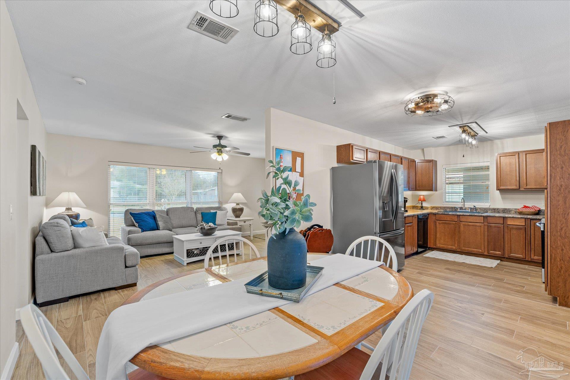 Pensacola, Florida 32504, United States, 3 Bedrooms Bedrooms, ,2 BathroomsBathrooms,Residential,Active,10260