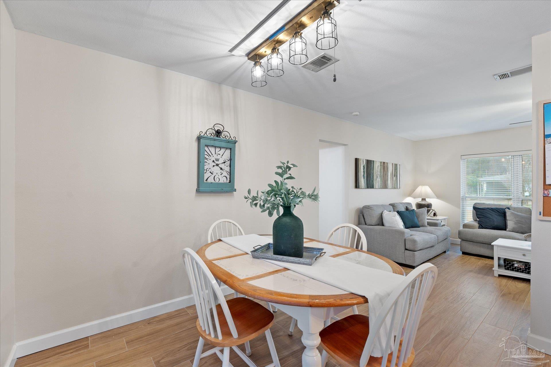 Pensacola, Florida 32504, United States, 3 Bedrooms Bedrooms, ,2 BathroomsBathrooms,Residential,Active,10260