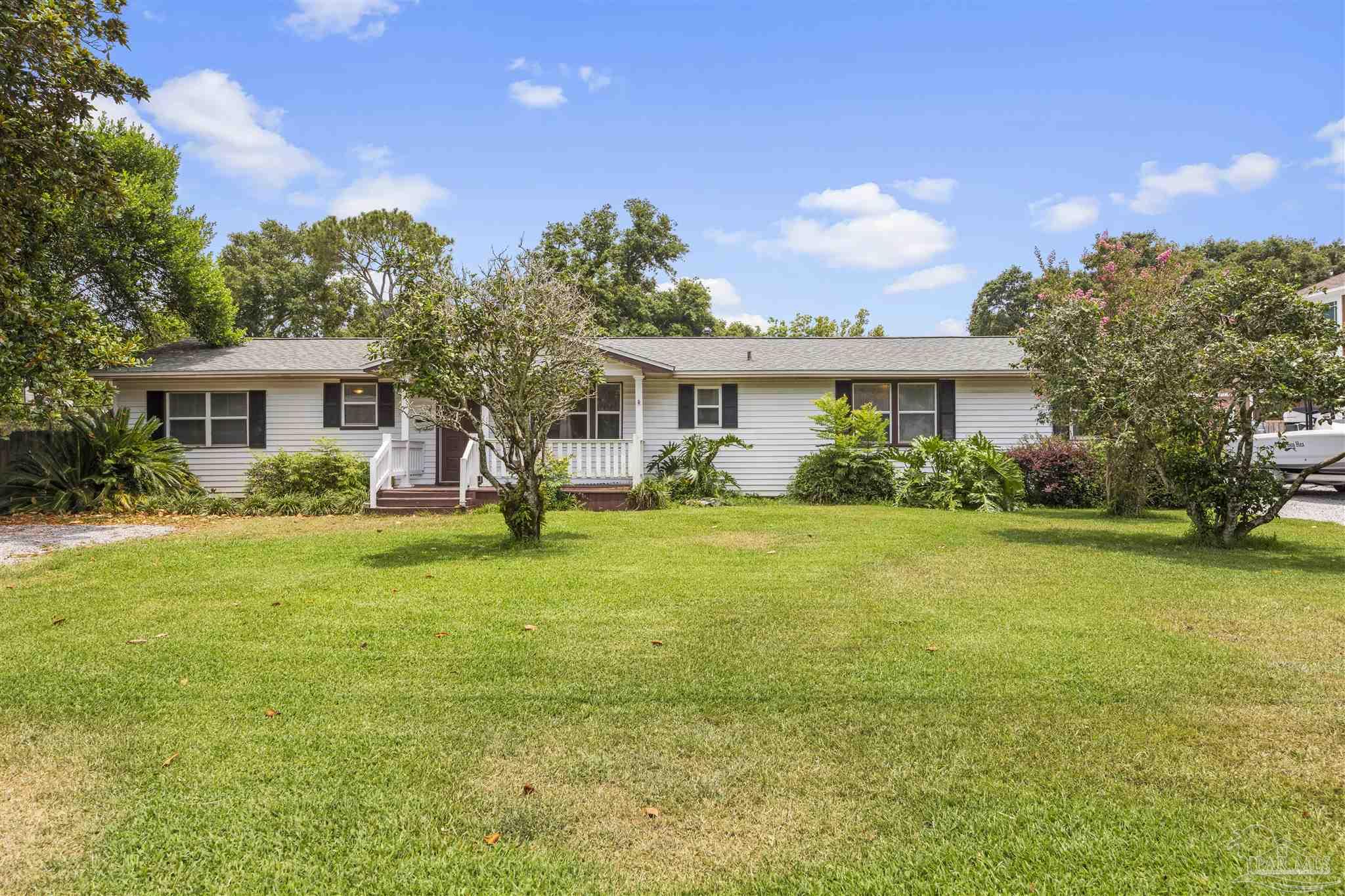 Photo 1 of 34 — 422 Surrey Dr, Gulf Breeze, FL 32561