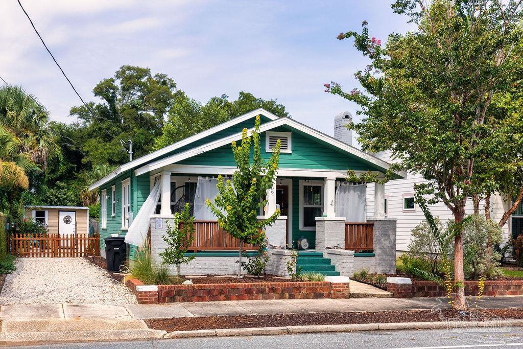 Photo 1 of 28 — 909 Dr Martin Luther King Jr Dr, Pensacola, FL 32501