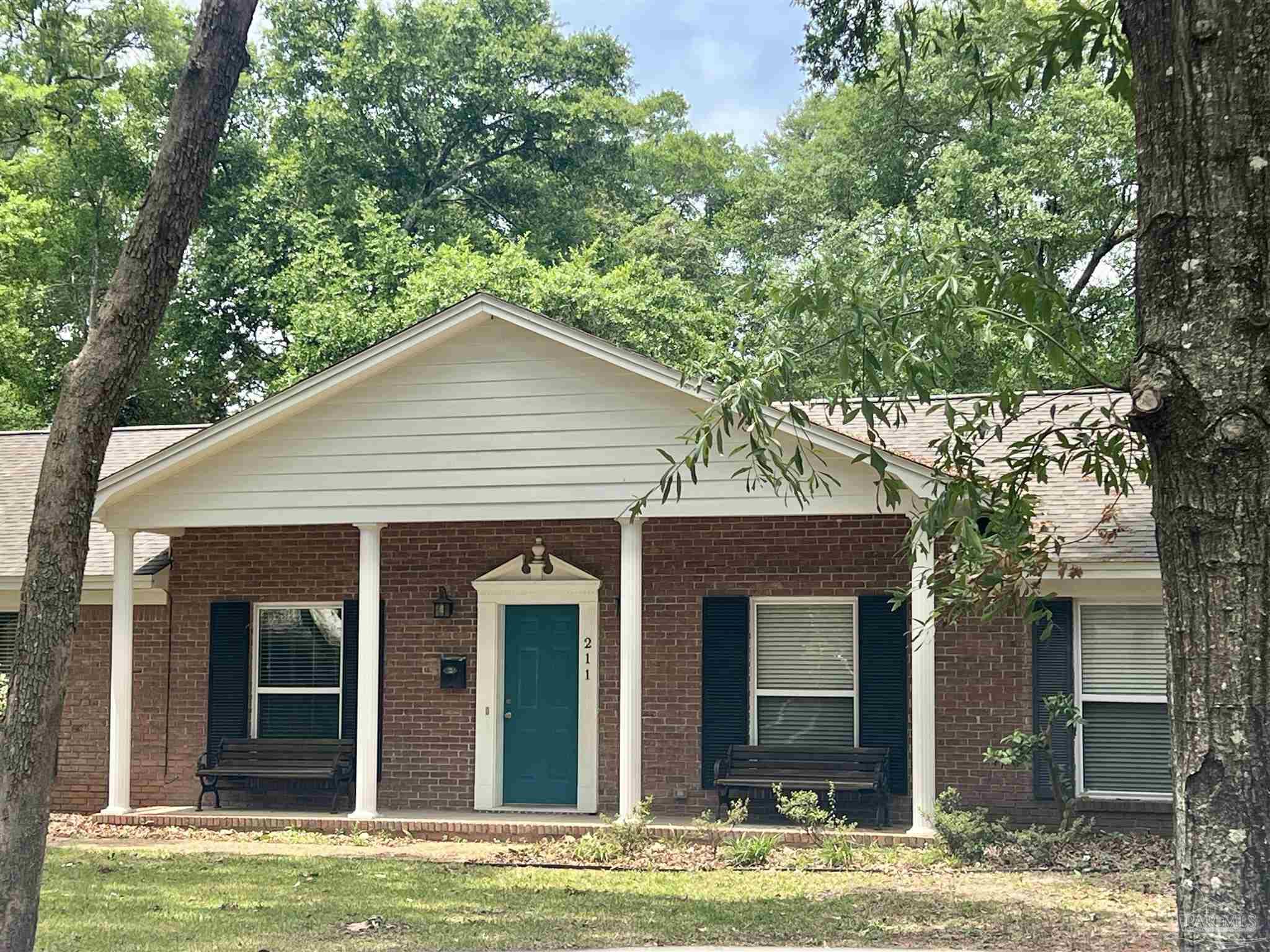 Photo 1 of 20 — 211 Cordoba St, Gulf Breeze, FL 32561