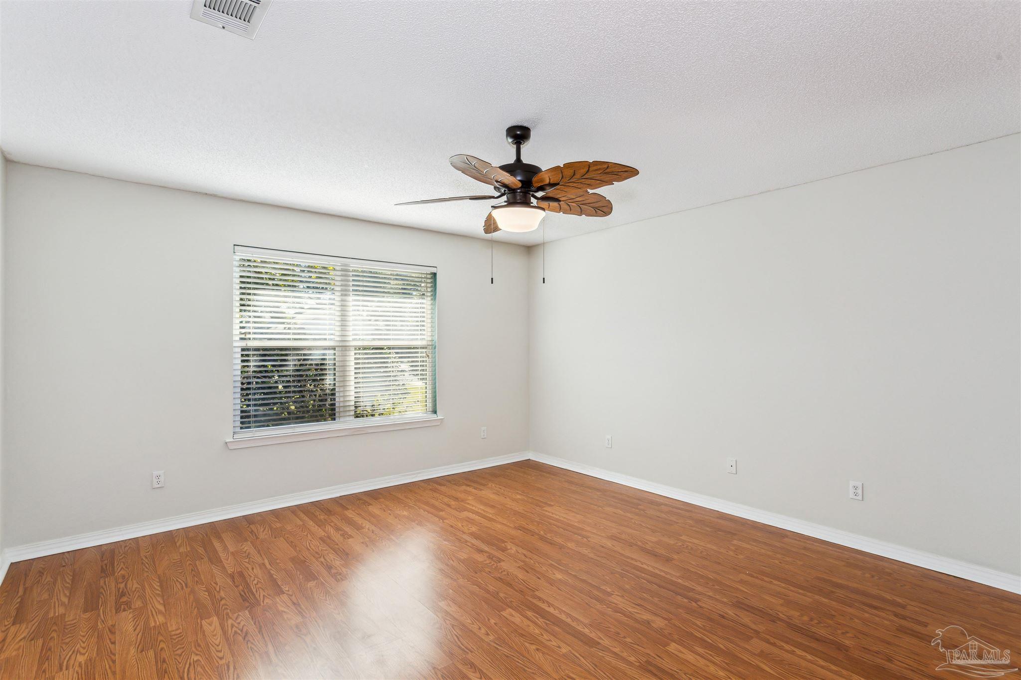 Navarre, Florida 32566, United States, 3 Bedrooms Bedrooms, ,2 BathroomsBathrooms,Residential,Active,95637