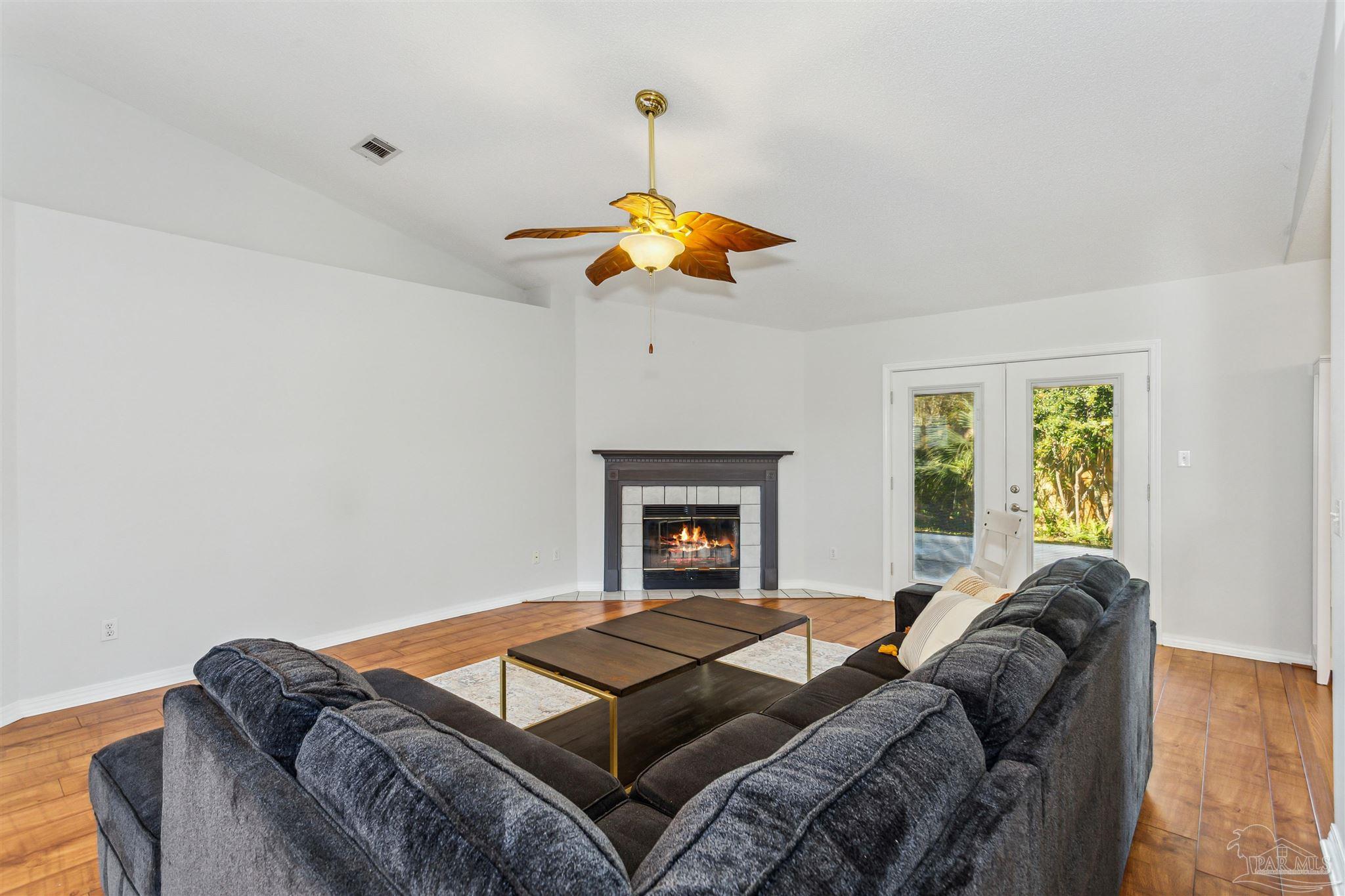 Navarre, Florida 32566, United States, 3 Bedrooms Bedrooms, ,2 BathroomsBathrooms,Residential,Active,95637