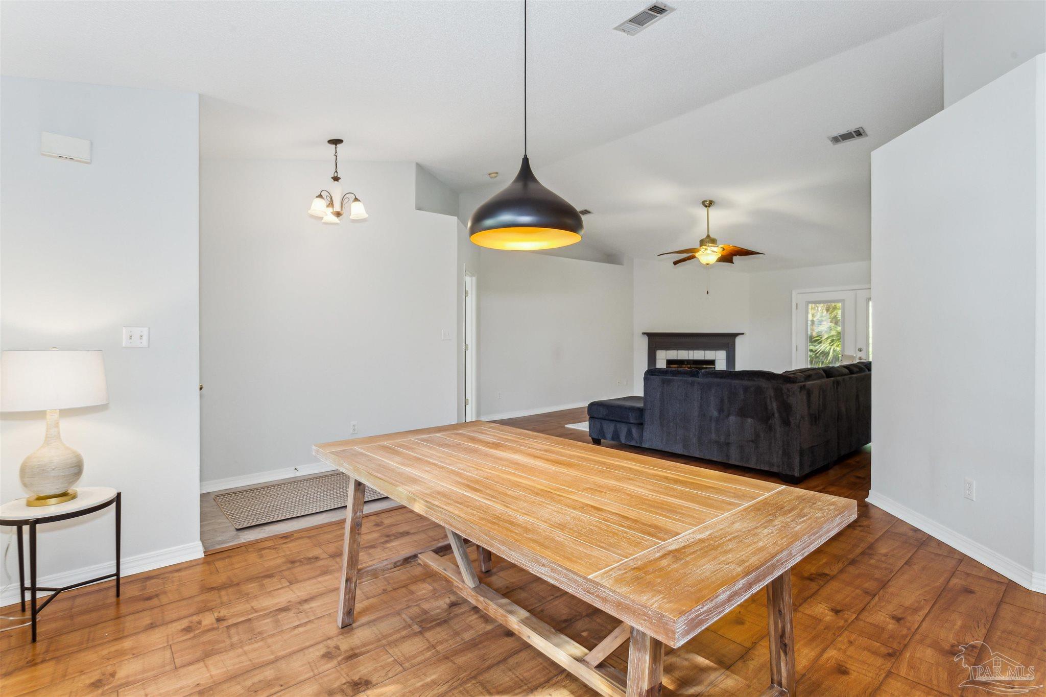 Navarre, Florida 32566, United States, 3 Bedrooms Bedrooms, ,2 BathroomsBathrooms,Residential,Active,95637