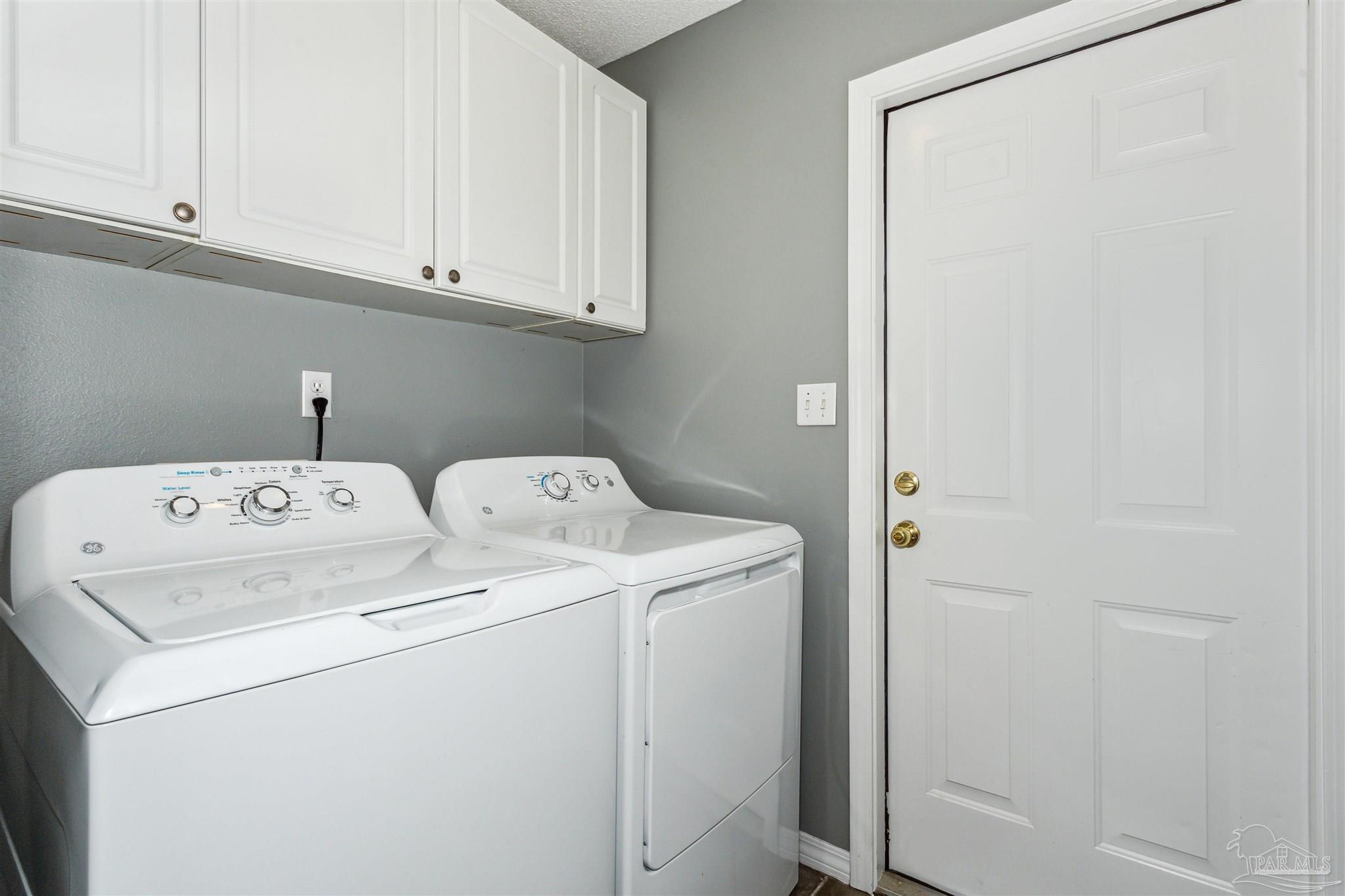 Navarre, Florida 32566, United States, 3 Bedrooms Bedrooms, ,2 BathroomsBathrooms,Residential,Active,95637