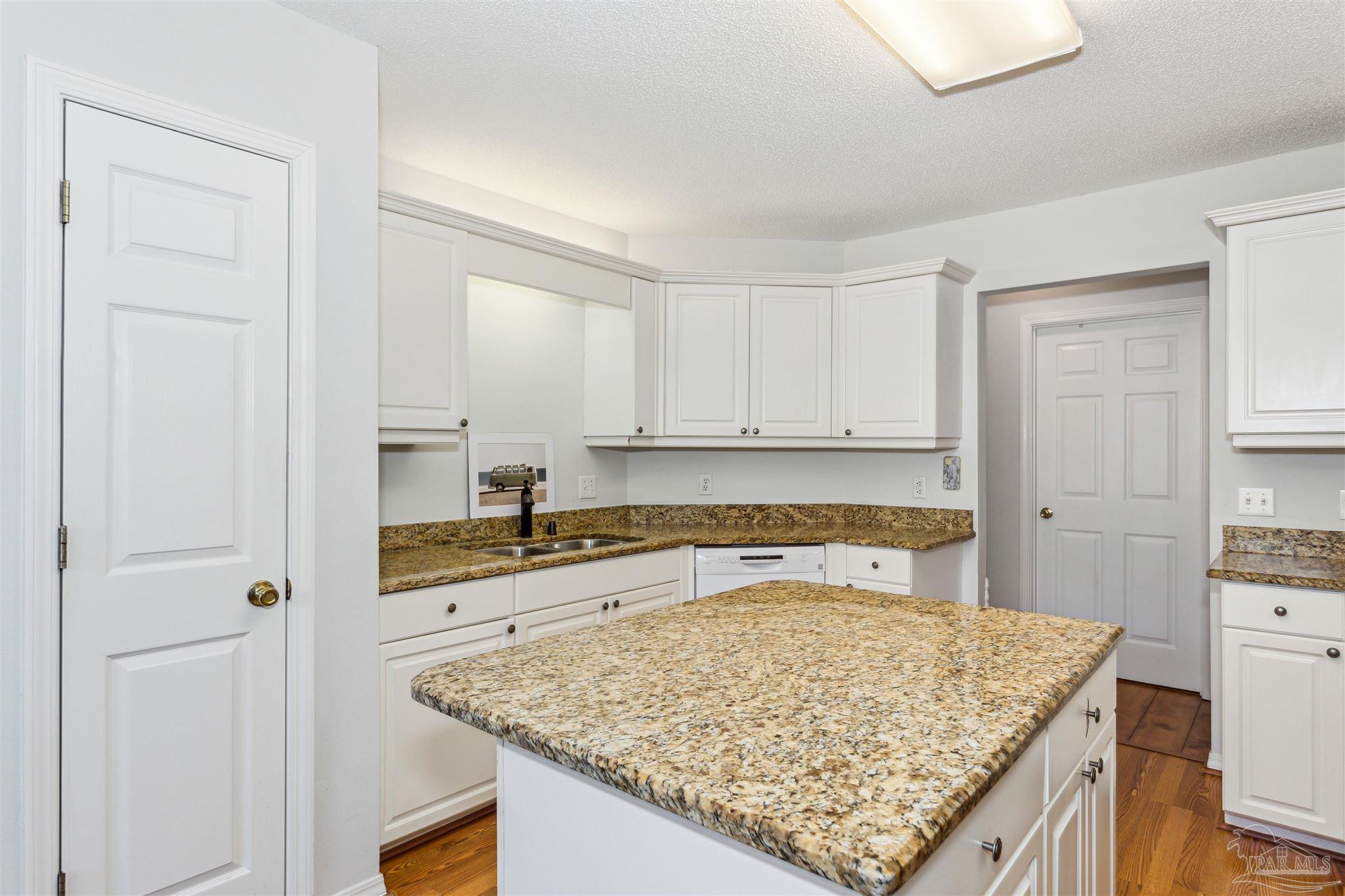 Navarre, Florida 32566, United States, 3 Bedrooms Bedrooms, ,2 BathroomsBathrooms,Residential,Active,95637