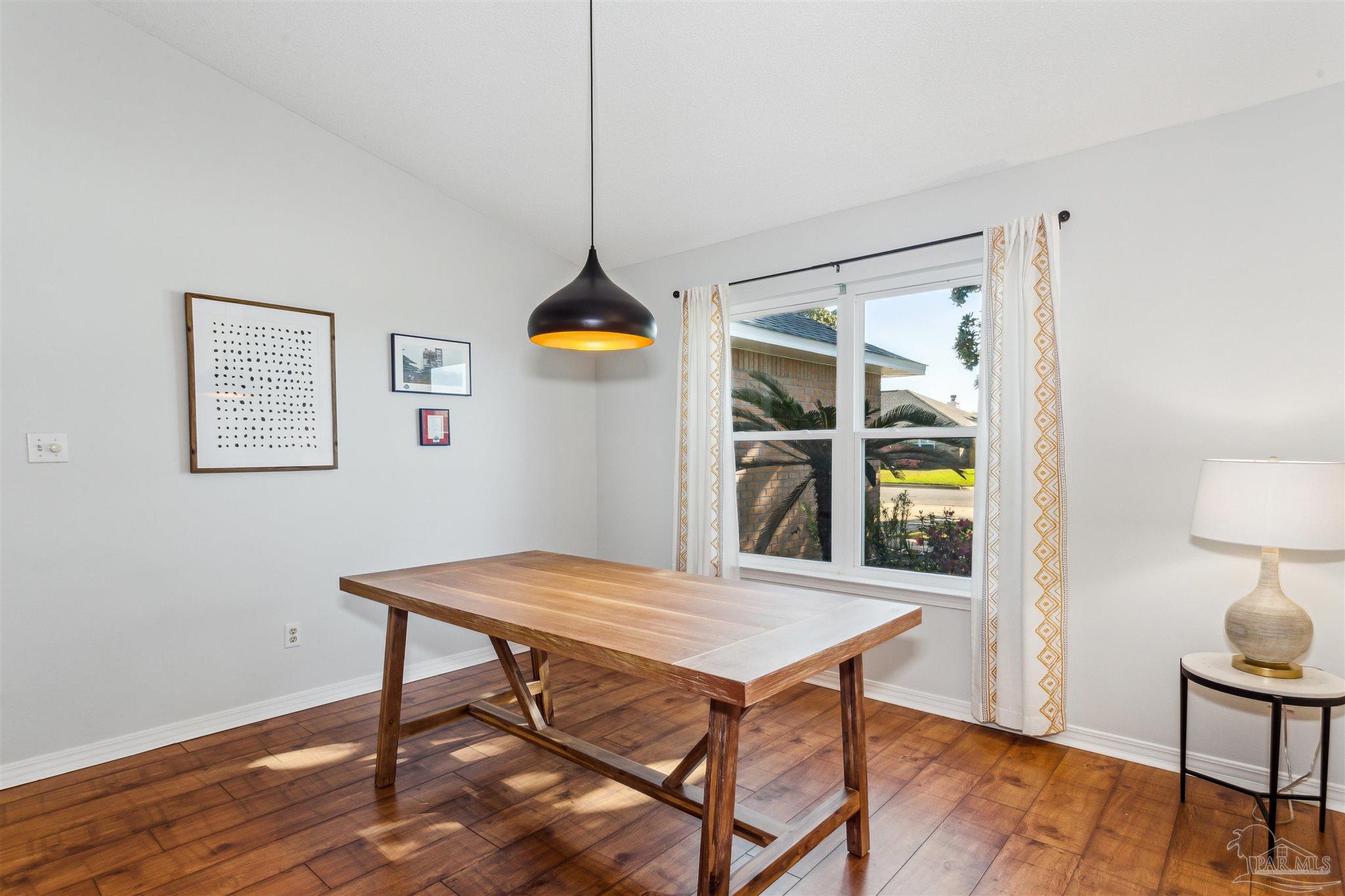 Navarre, Florida 32566, United States, 3 Bedrooms Bedrooms, ,2 BathroomsBathrooms,Residential,Active,95637