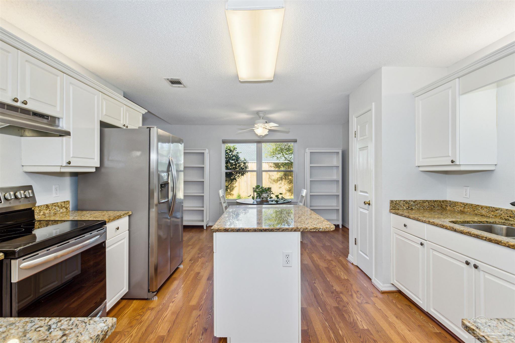 Navarre, Florida 32566, United States, 3 Bedrooms Bedrooms, ,2 BathroomsBathrooms,Residential,Active,95637