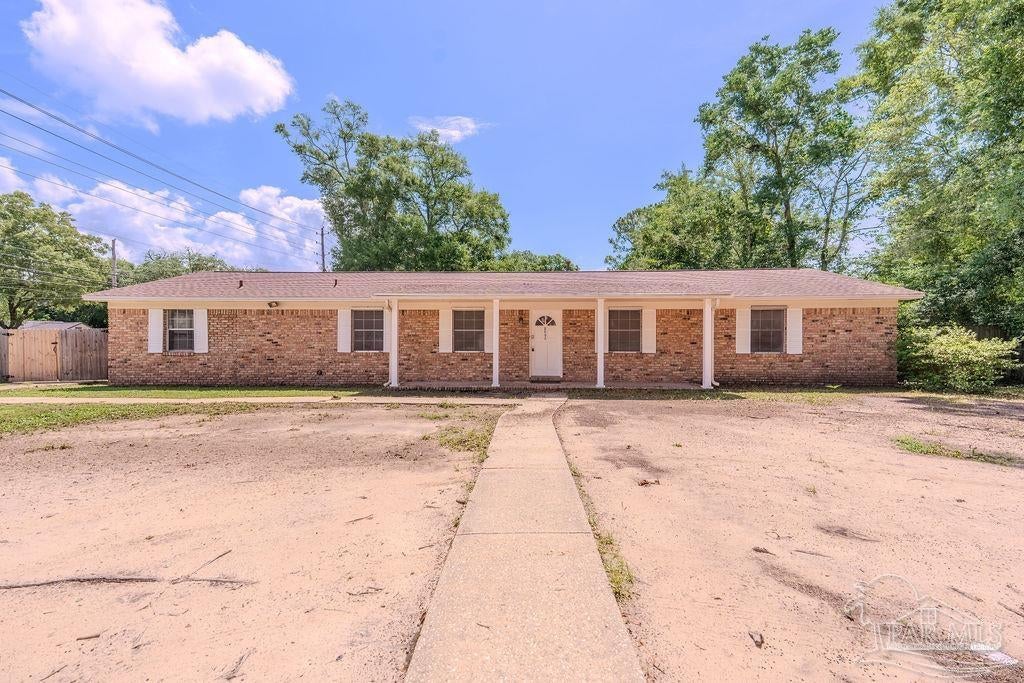 Photo 1 of 47 — 8090 Tippin Ave, Pensacola, FL 32514