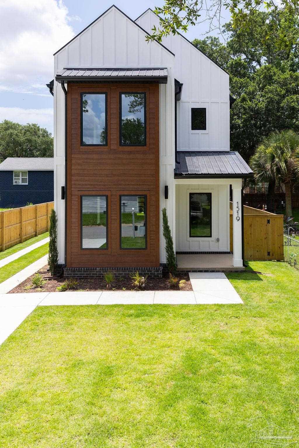 Photo 1 of 66 — 1519 E Hatton St, Pensacola, FL 32503