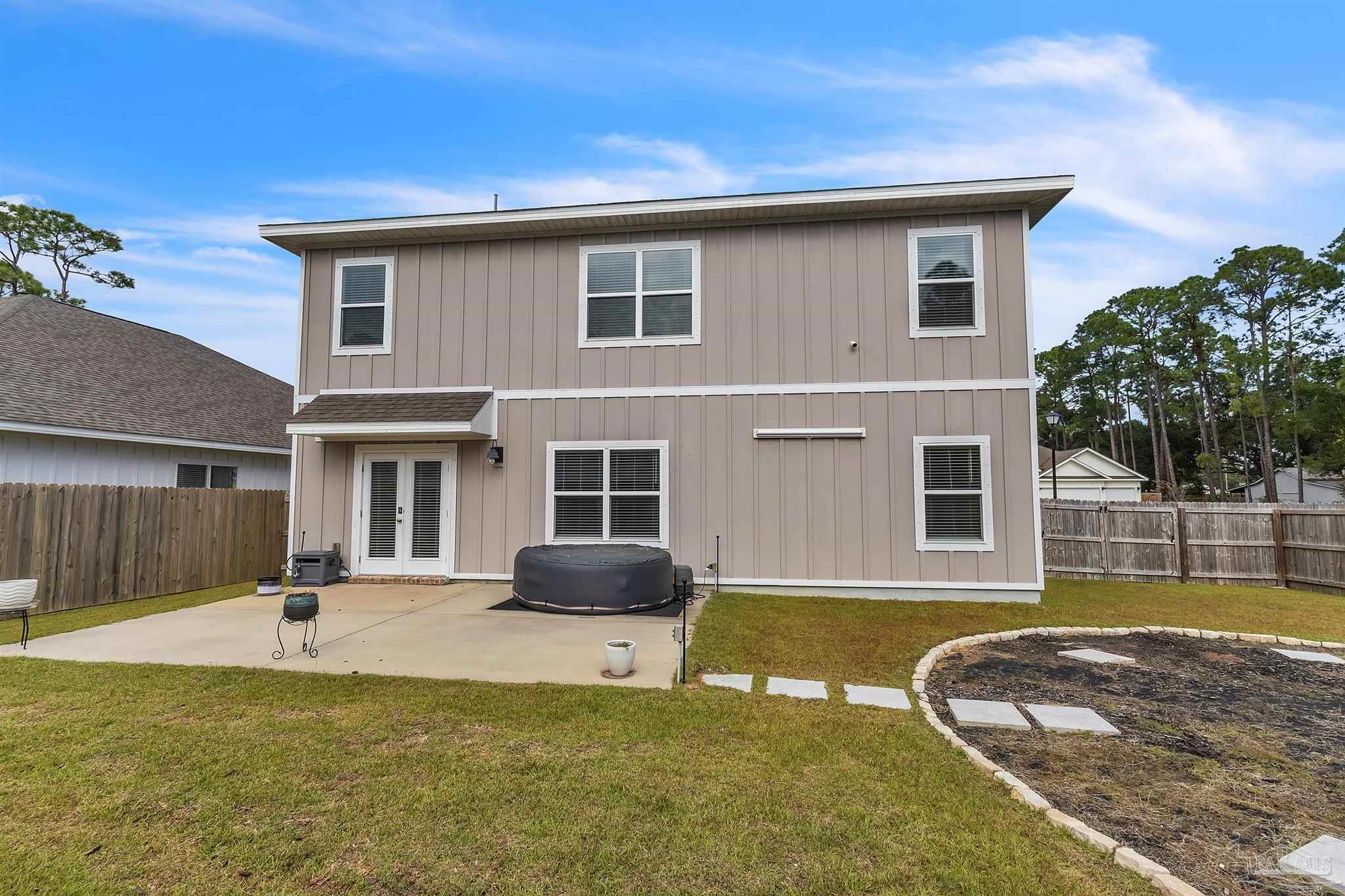 Gulf Breeze, Florida 32563, United States, 5 Bedrooms Bedrooms, ,3 BathroomsBathrooms,Residential,Active,236018