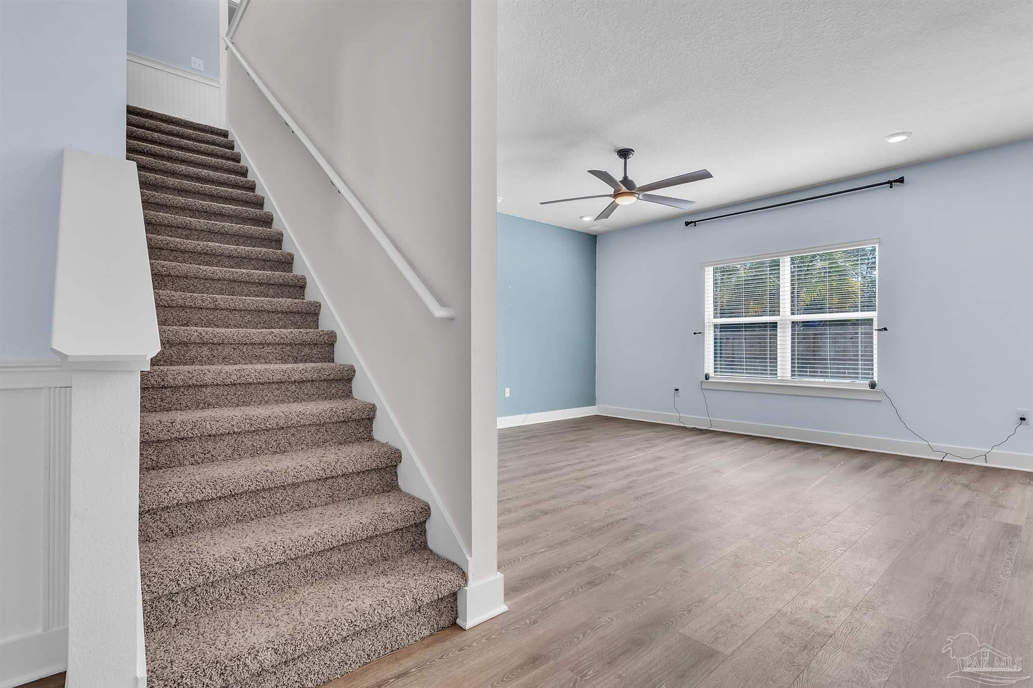 Gulf Breeze, Florida 32563, United States, 5 Bedrooms Bedrooms, ,3 BathroomsBathrooms,Residential,Active,236018