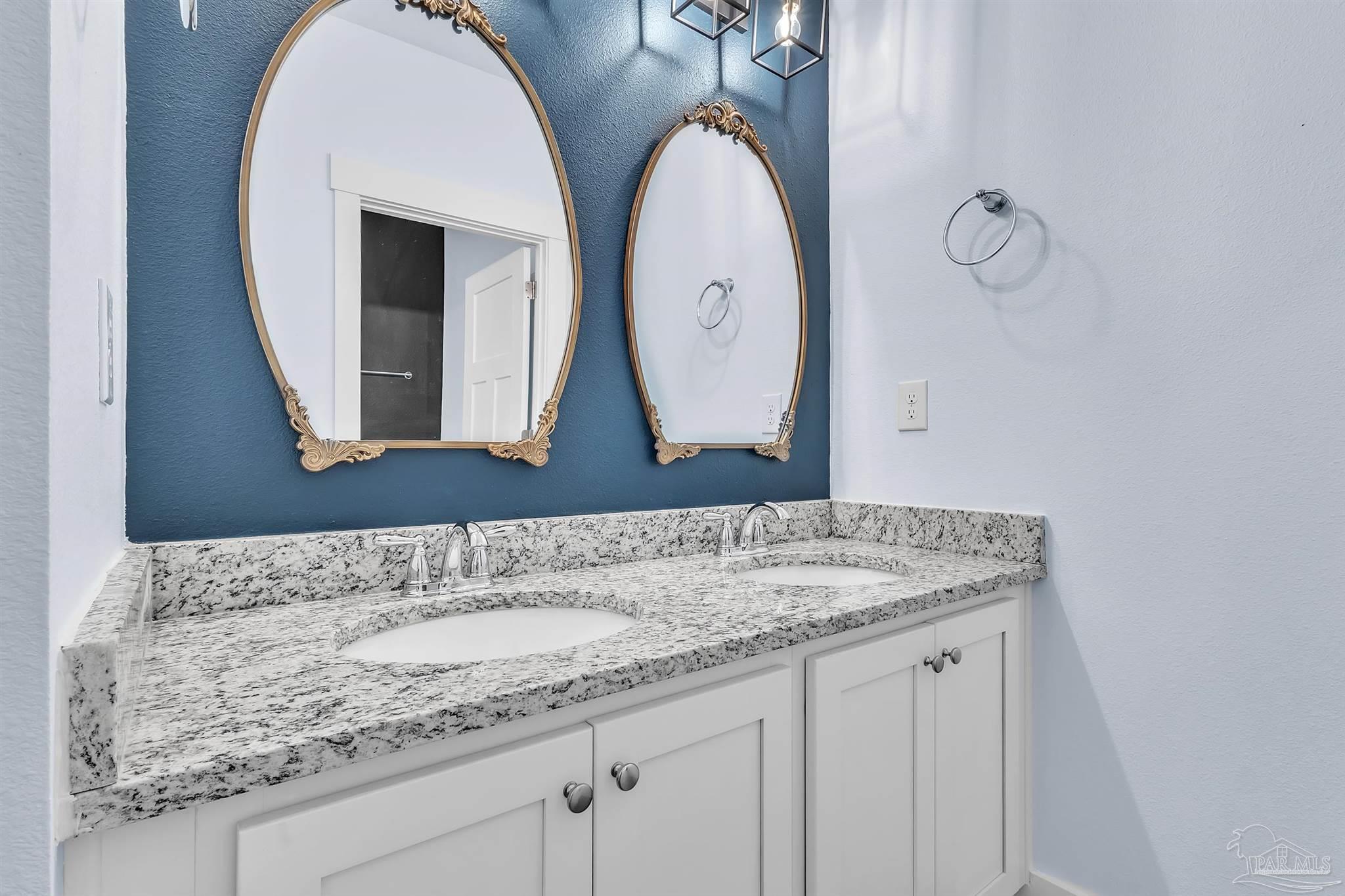 Gulf Breeze, Florida 32563, United States, 5 Bedrooms Bedrooms, ,3 BathroomsBathrooms,Residential,Active,236018