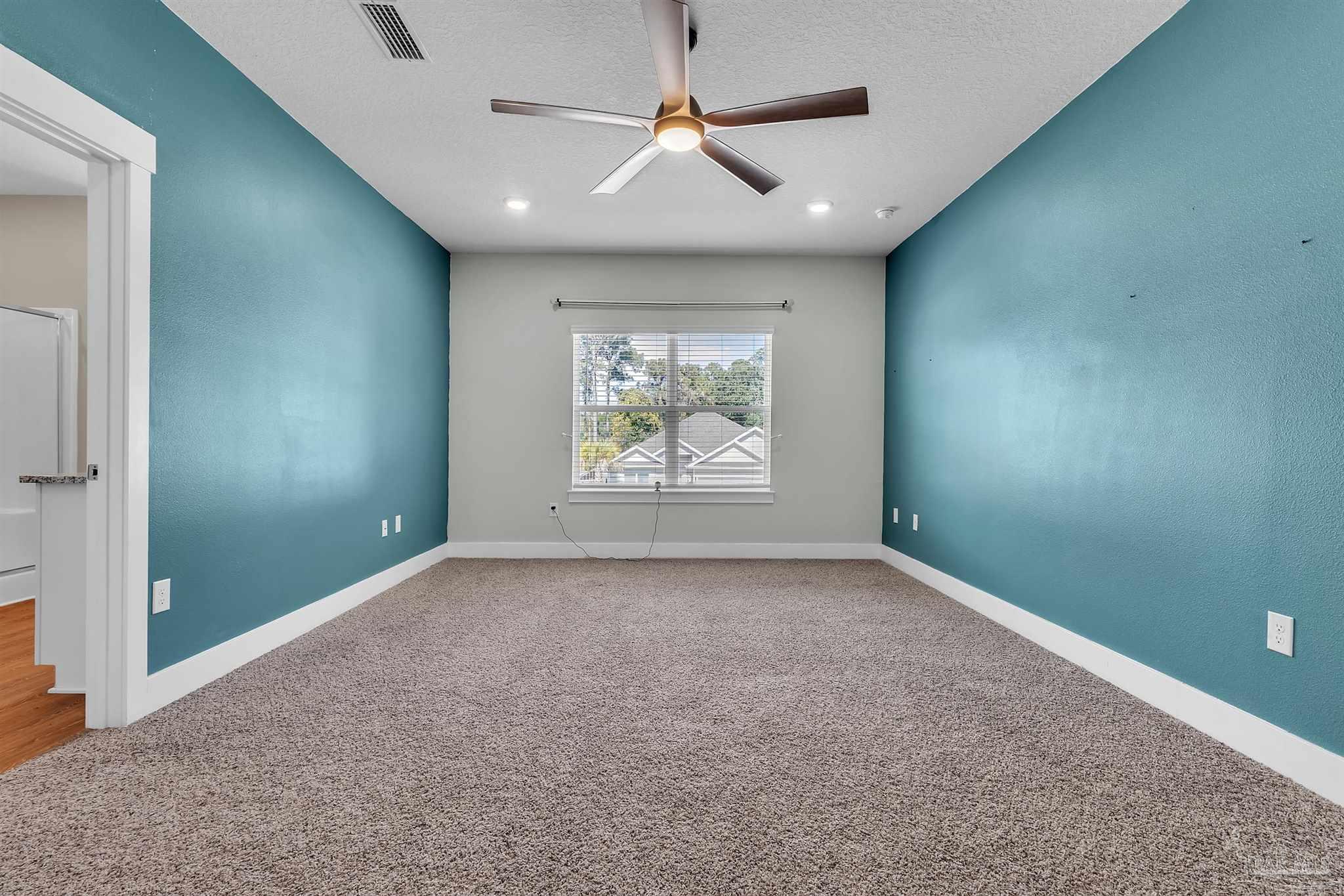 Gulf Breeze, Florida 32563, United States, 5 Bedrooms Bedrooms, ,3 BathroomsBathrooms,Residential,Active,236018