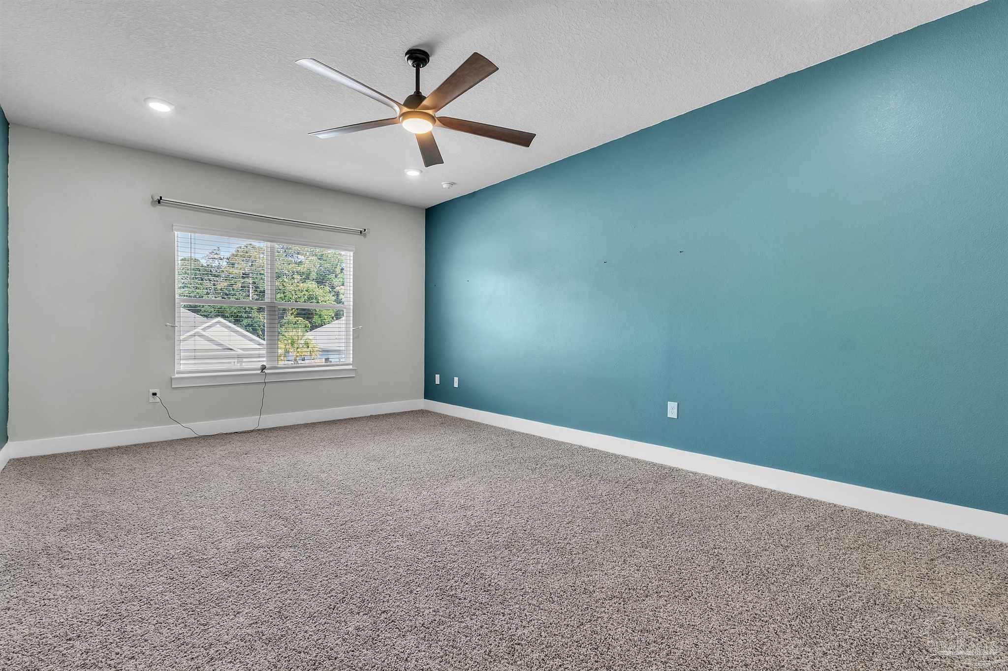 Gulf Breeze, Florida 32563, United States, 5 Bedrooms Bedrooms, ,3 BathroomsBathrooms,Residential,Active,236018