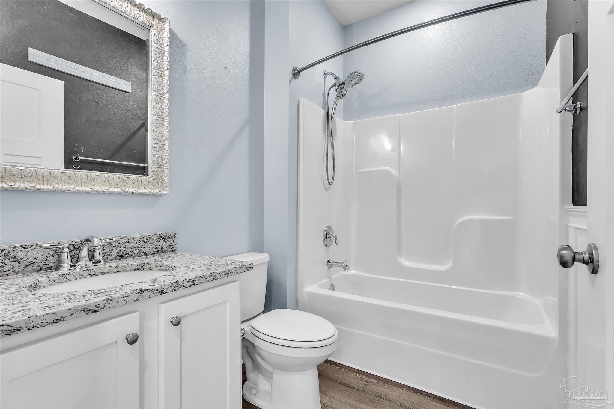 Gulf Breeze, Florida 32563, United States, 5 Bedrooms Bedrooms, ,3 BathroomsBathrooms,Residential,Active,236018