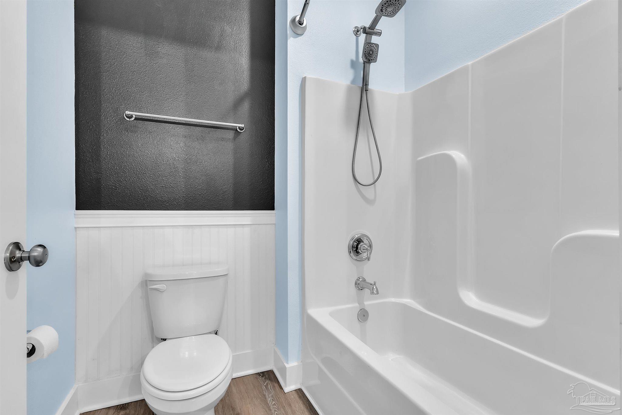 Gulf Breeze, Florida 32563, United States, 5 Bedrooms Bedrooms, ,3 BathroomsBathrooms,Residential,Active,236018