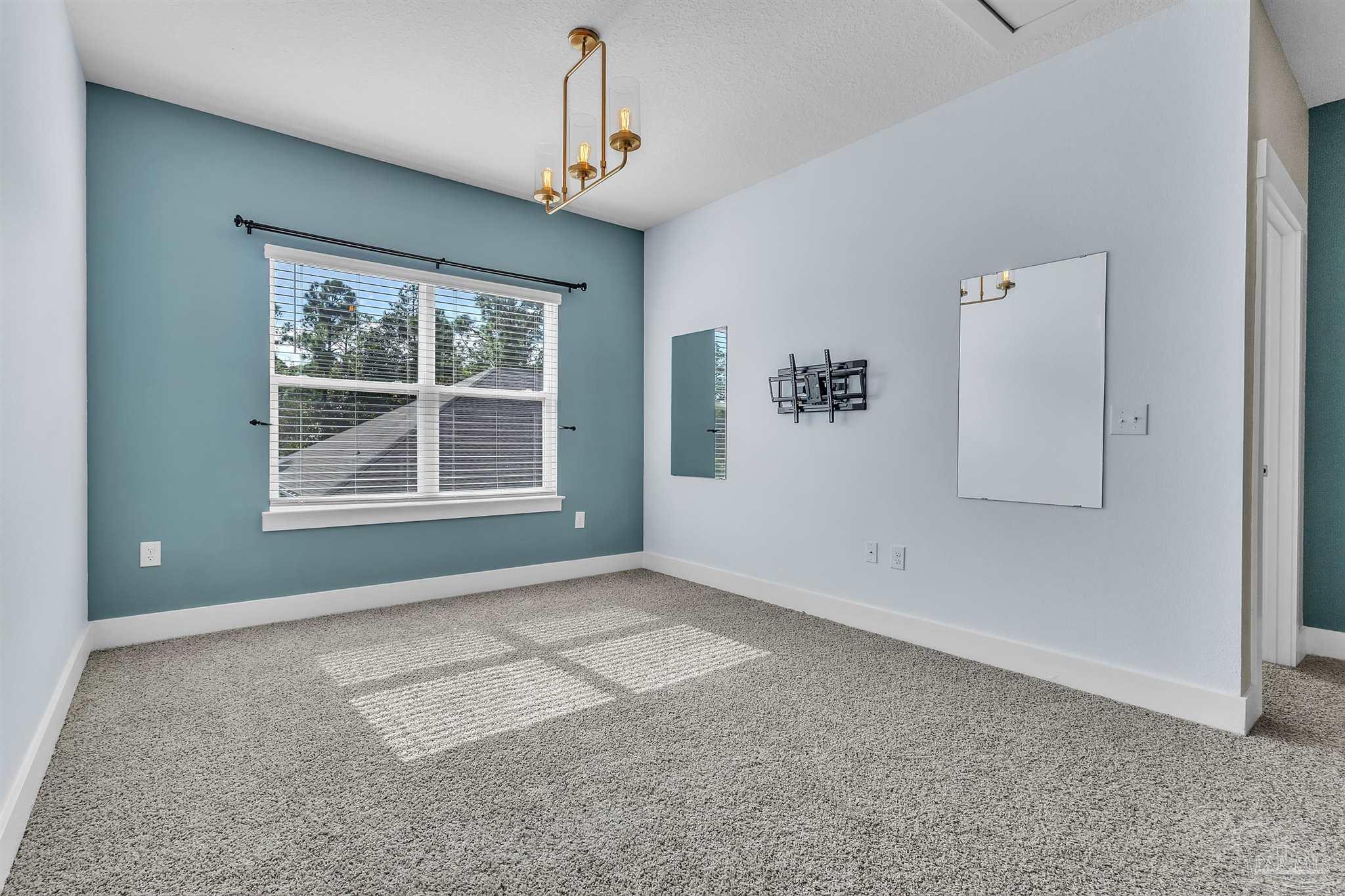 Gulf Breeze, Florida 32563, United States, 5 Bedrooms Bedrooms, ,3 BathroomsBathrooms,Residential,Active,236018